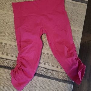 Lululemon yoga cropped pants